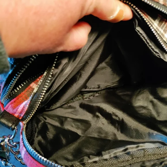 A RED PLAID PURSE⭐ - Picture 7 of 10